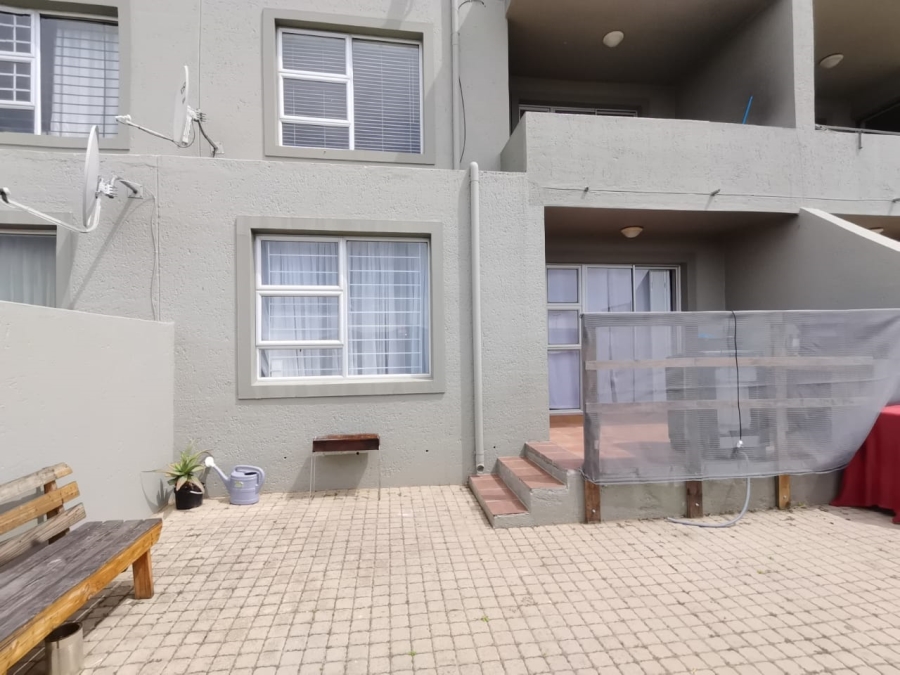 2 Bedroom Property for Sale in Heiderand Western Cape